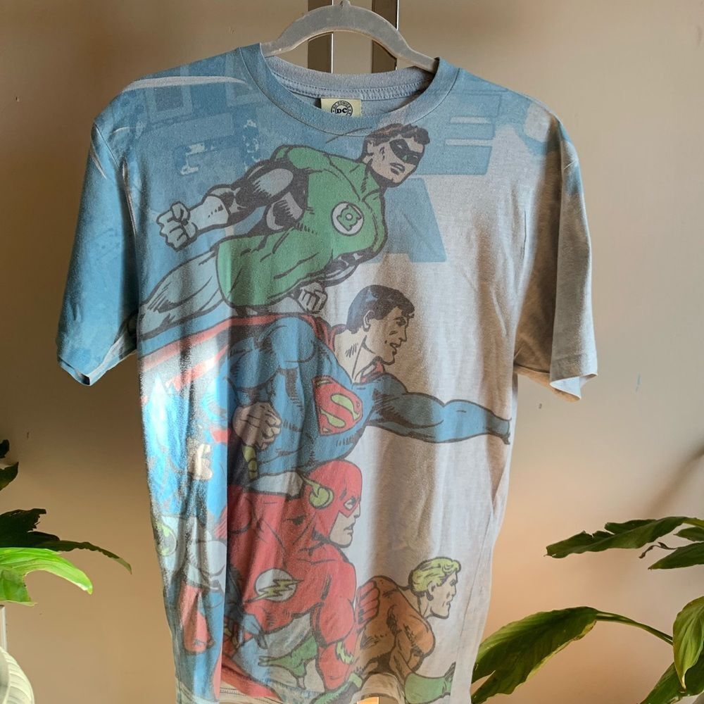 Vintage DC comic classic T-shirt Sz Med. Superman